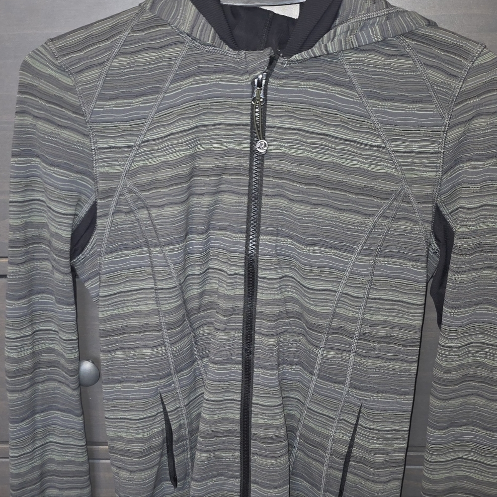Lululemon Athletica Women's Gray Zip Up